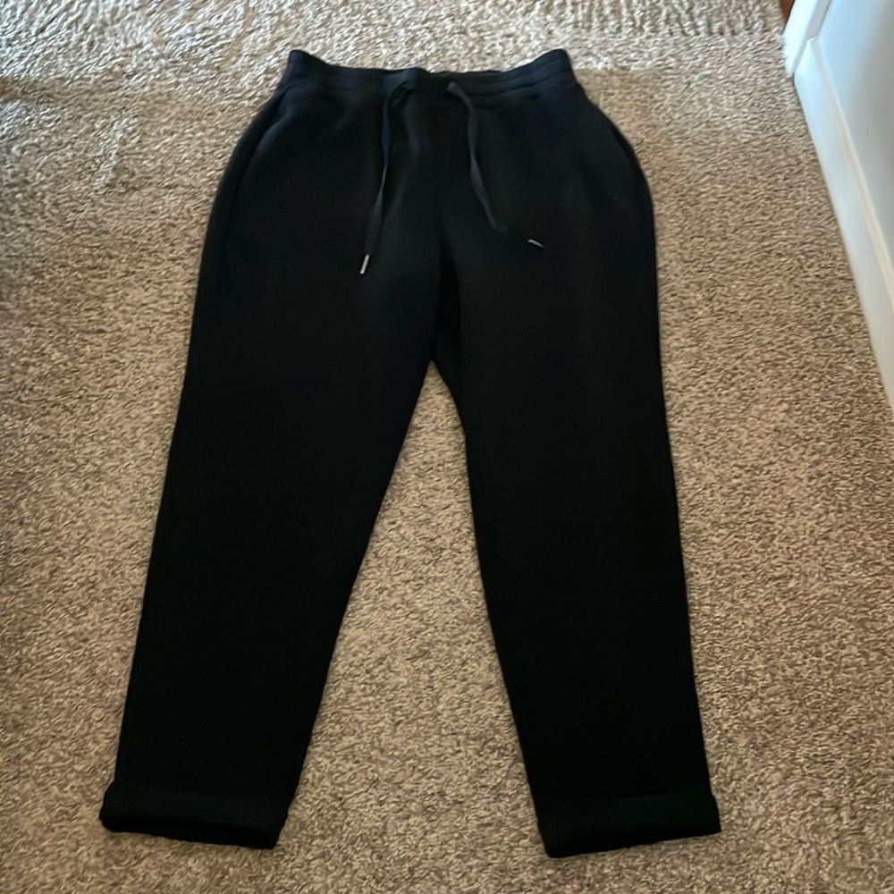 Spanx AirEssentials tapered Pant
Very Black / Regular / M